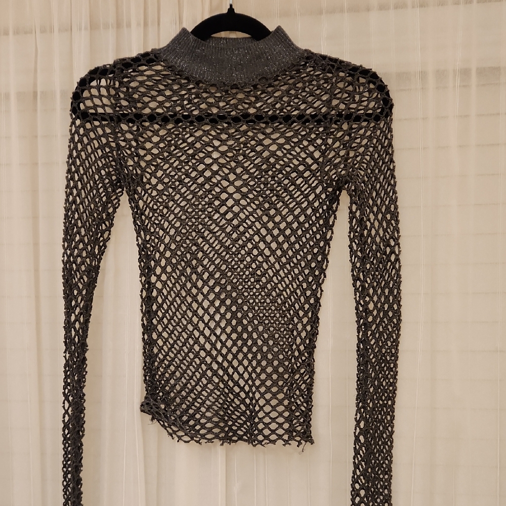 Madden Girl Metallic Gray Knit Top